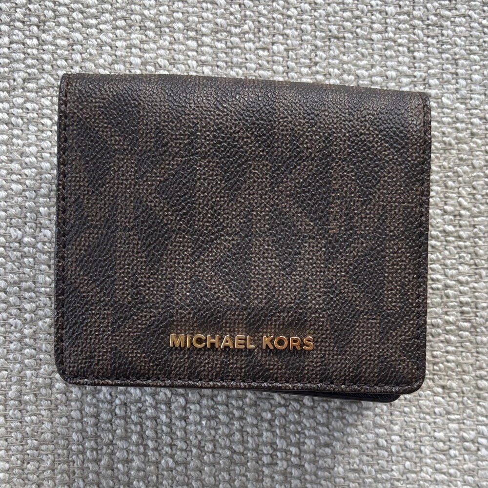 Michael Kors bifold wallet with coin pocket